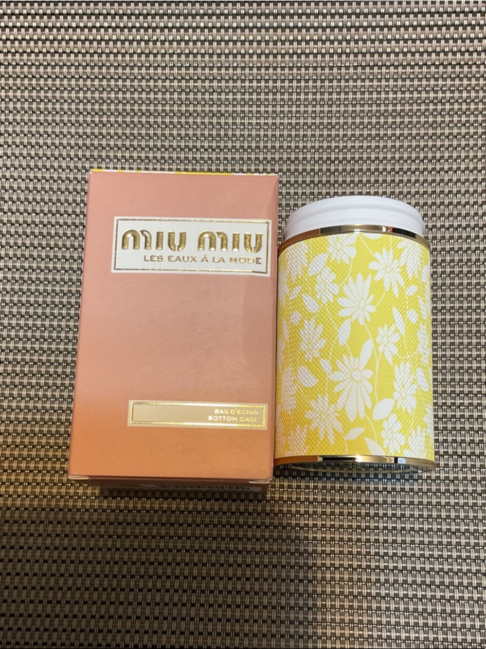 Miu Miu Les Eaux A La Mode bottom case hold perfume